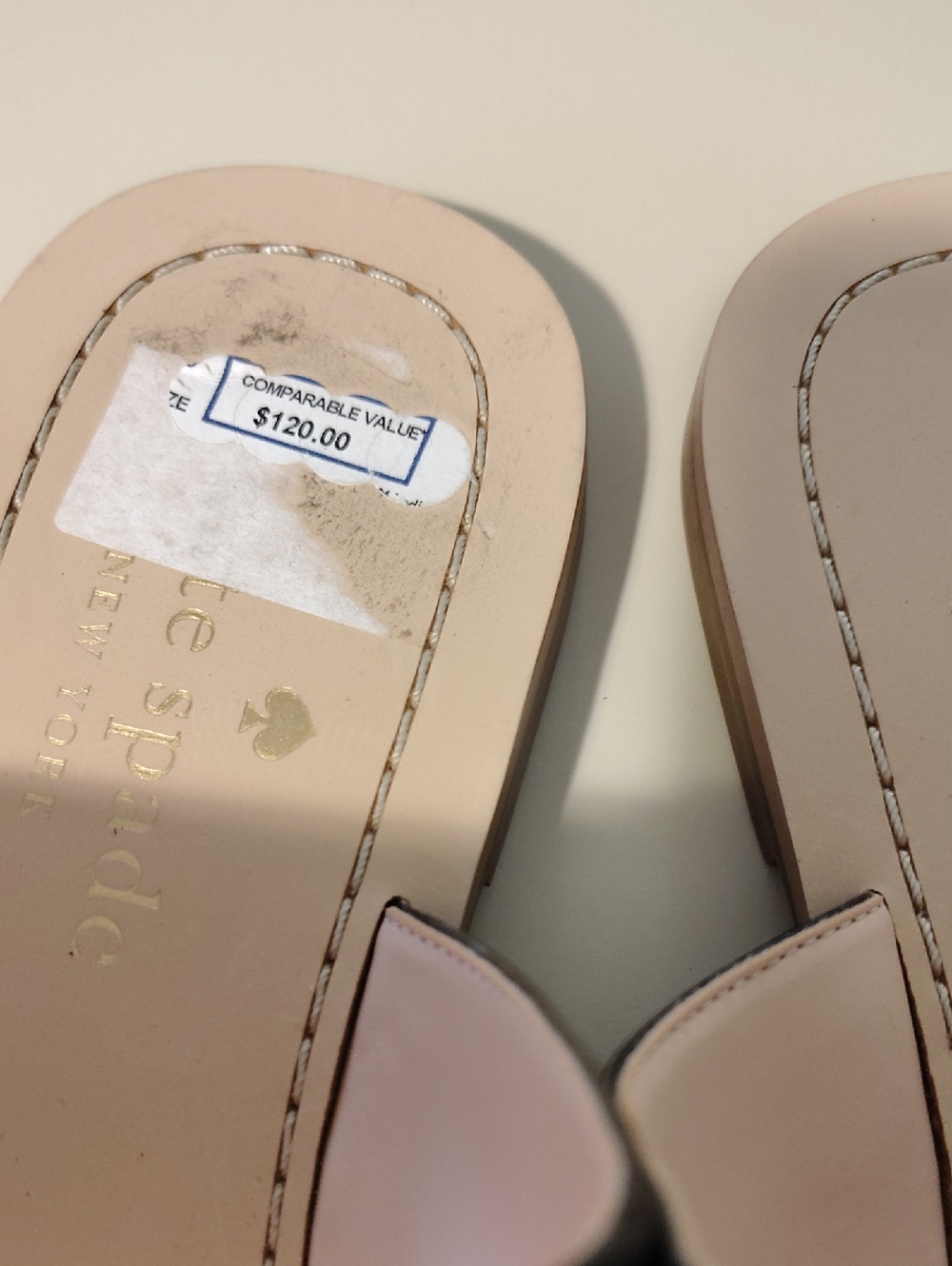 kate spade Cassia Black Patent Leather Heart-Accent Thong Sandals Size 9 - Picture 3 of 5